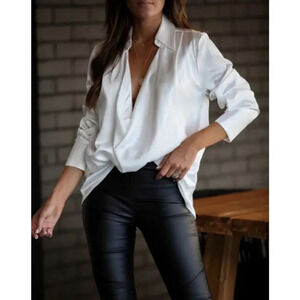 NWT Olia Women's Size Small White Satin Collared‎ Drape Blouse